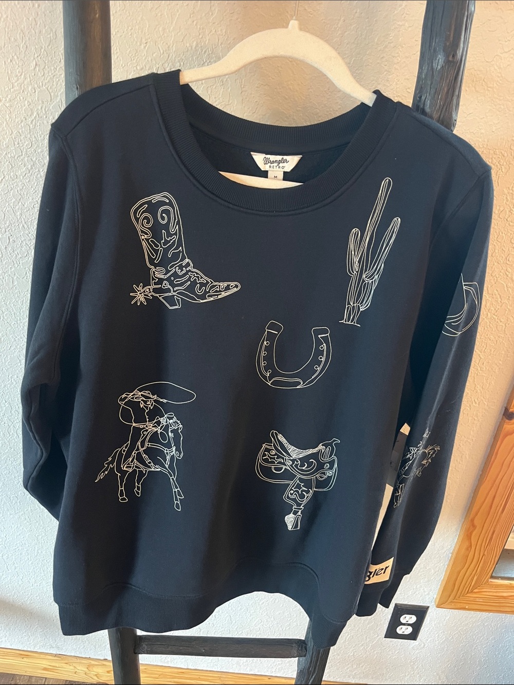 Wrangler Black womens Western Graphic Crewneck Sweatshirt